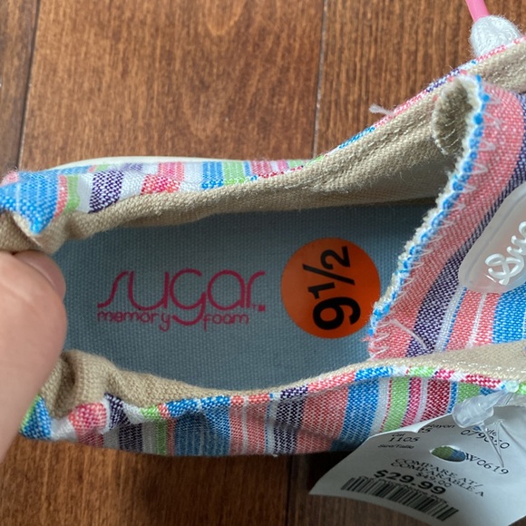 Canvas slip-on shoes, 9-9.5 - Picture 5 of 6